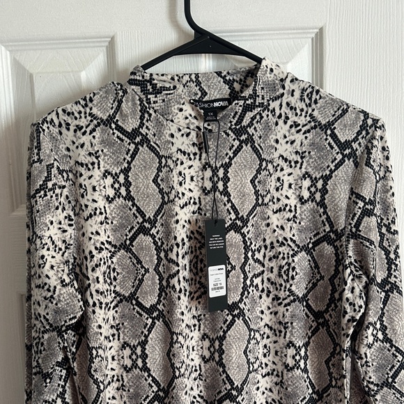 Fashion Nova Beige and Black Snake-Print Long Sleeve Midi Dress - Picture 4 of 8